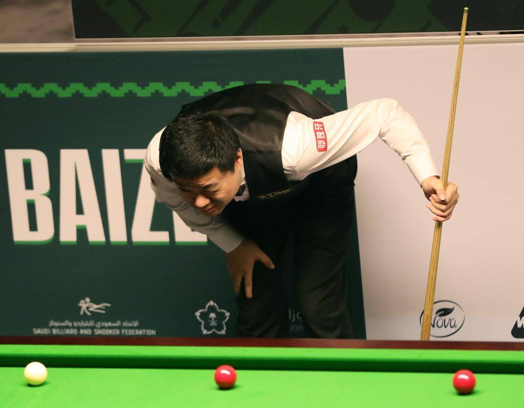 为之侧目 为之侧目